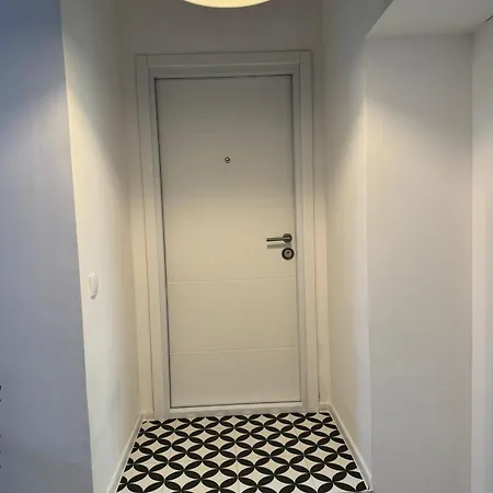 Mina Luxury 1 Apartment