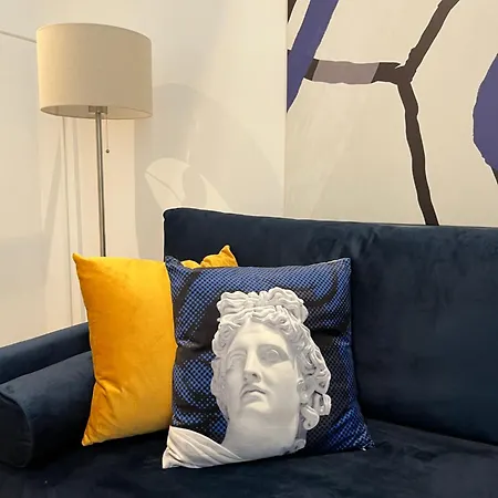 Mina Luxury 1